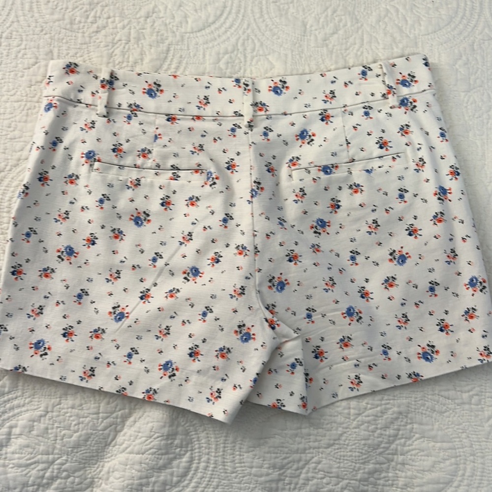 LOFT Riviera Shorts In Floral size 6 - Picture 7 of 8